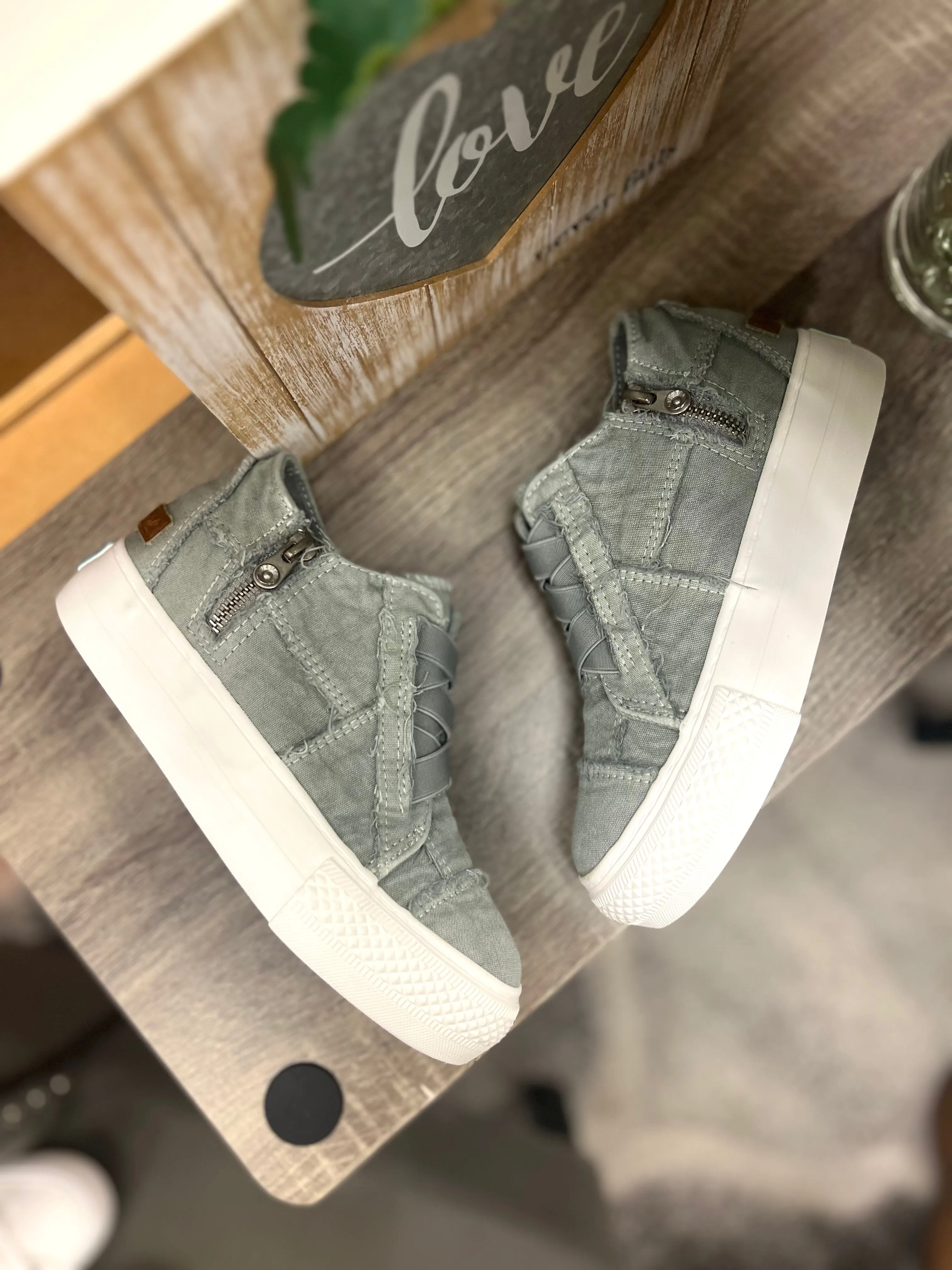 Blowfish Mamba Sneakers (Sweet Grey)
