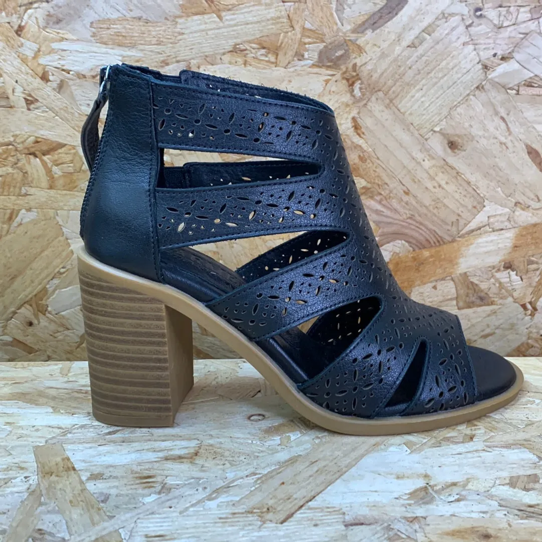 Carmela Womens Leather High Heel - Black