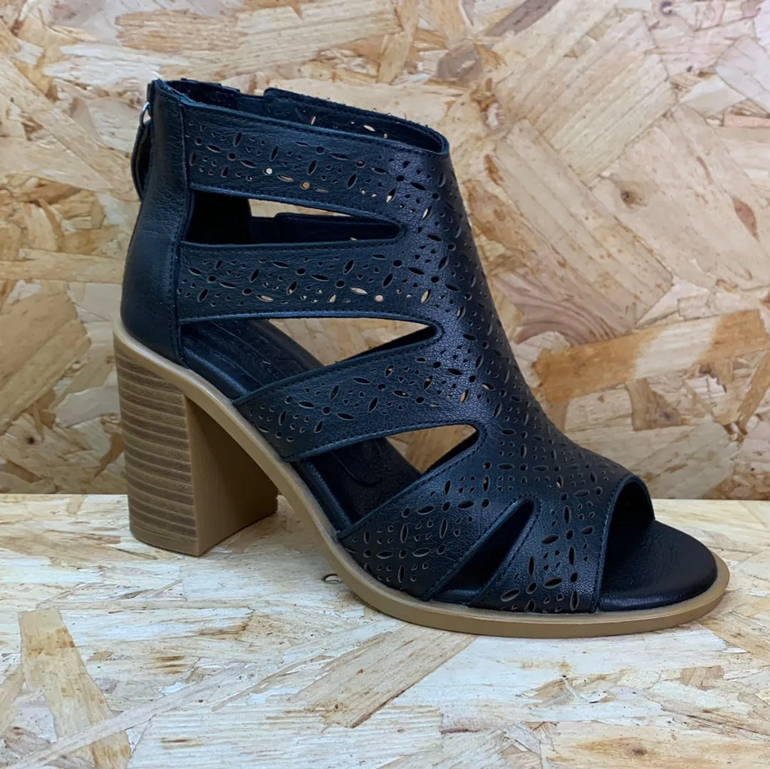 Carmela Womens Leather High Heel - Black